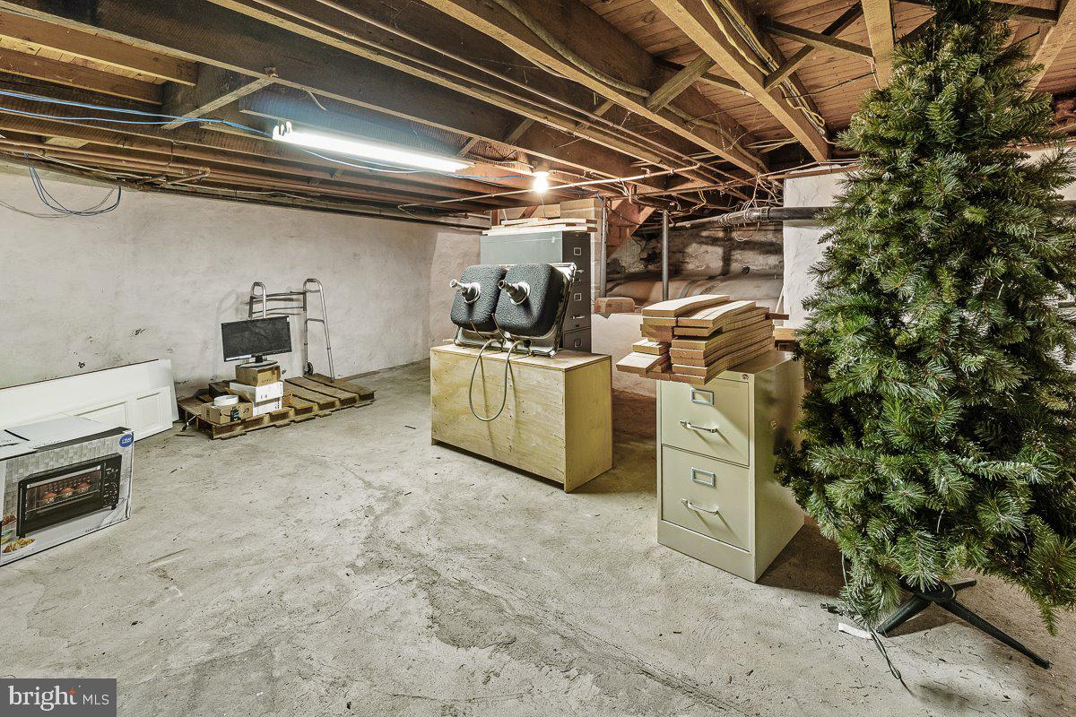 201 East Main Street Fairfield, PA 17320 - Photo 29 of 44 a utility room with dryer and washer