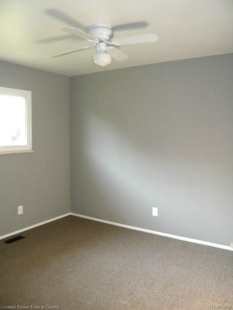15035 Hogan Road Linden, MI 48451 - Photo 18 of 34 Bedroom #2