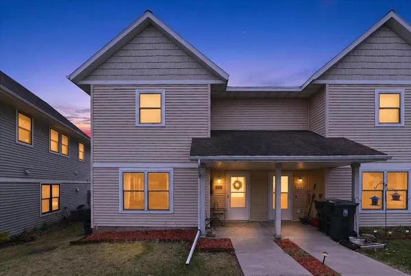 $295,000 | 218 South Musket Ridge Drive, Unit 6, Sun Prairie, WI 53590