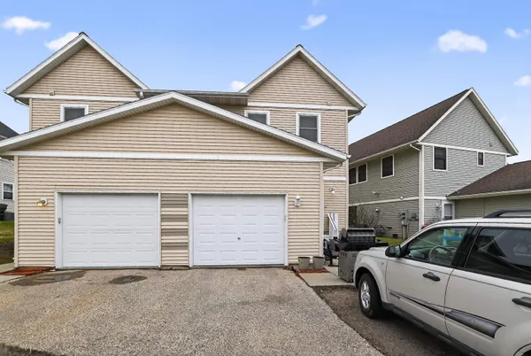 $292,000 | 218 South Musket Ridge Drive, Unit 6, Sun Prairie, WI 53590