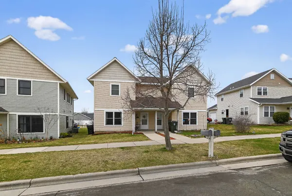 $292,000 | 218 South Musket Ridge Drive, Unit 6, Sun Prairie, WI 53590