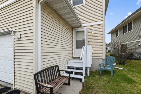 $292,000 | 218 South Musket Ridge Drive, Unit 6, Sun Prairie, WI 53590