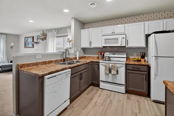 $292,000 | 218 South Musket Ridge Drive, Unit 6, Sun Prairie, WI 53590