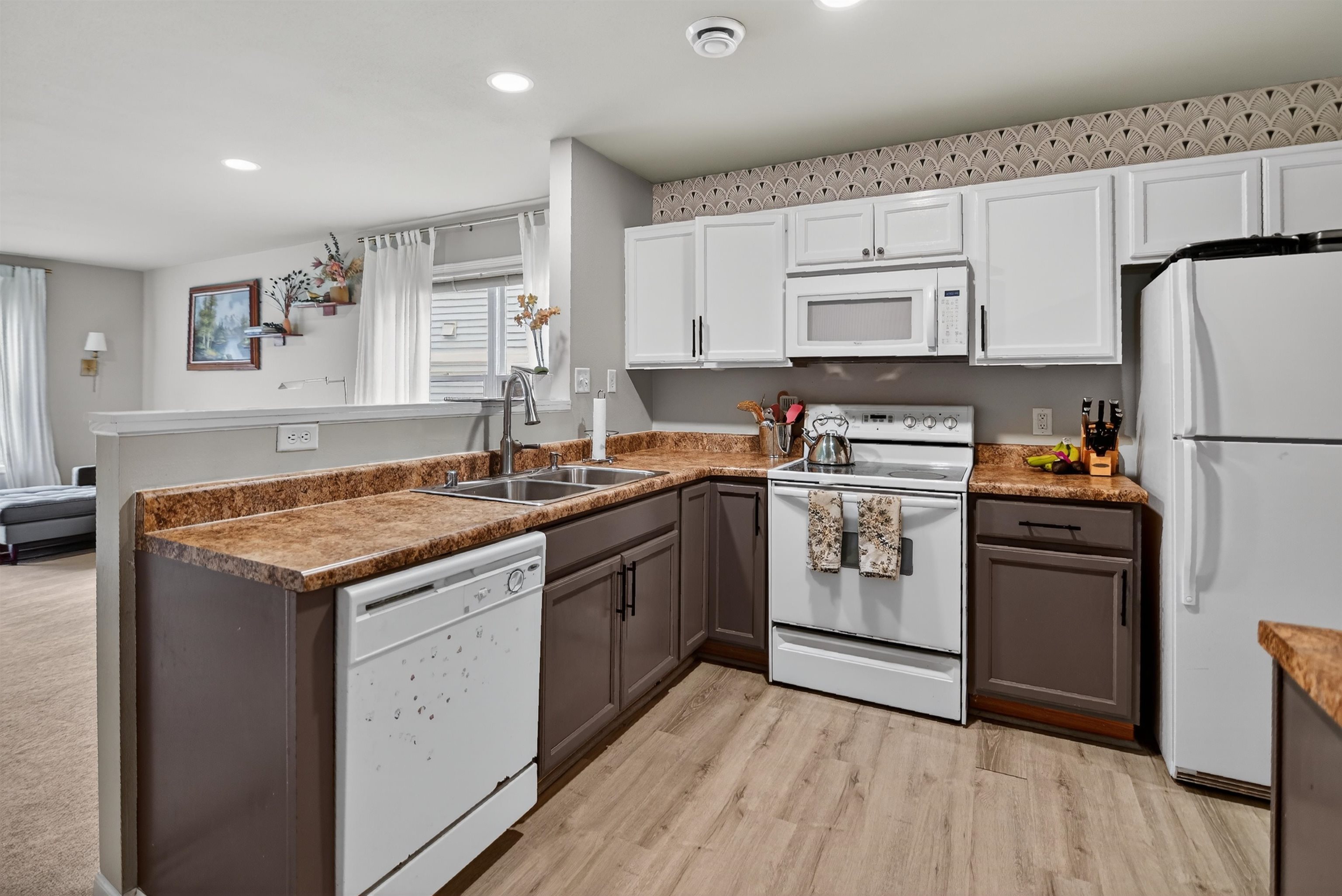 218 South Musket Ridge Drive, Unit 6 Sun Prairie, WI 53590 - Photo 4 of 41