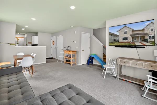 $292,000 | 218 South Musket Ridge Drive, Unit 6, Sun Prairie, WI 53590