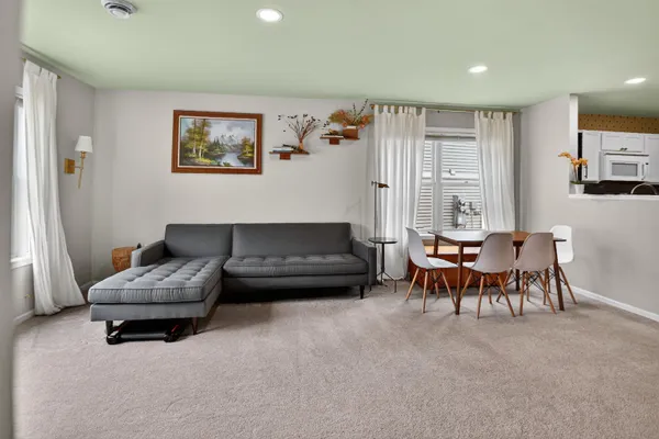 $292,000 | 218 South Musket Ridge Drive, Unit 6, Sun Prairie, WI 53590