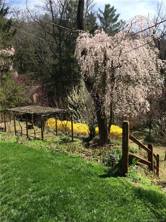 16 Howland Road Asheville, NC 28804 - Photo 3 of 25 Gallery Image 3
