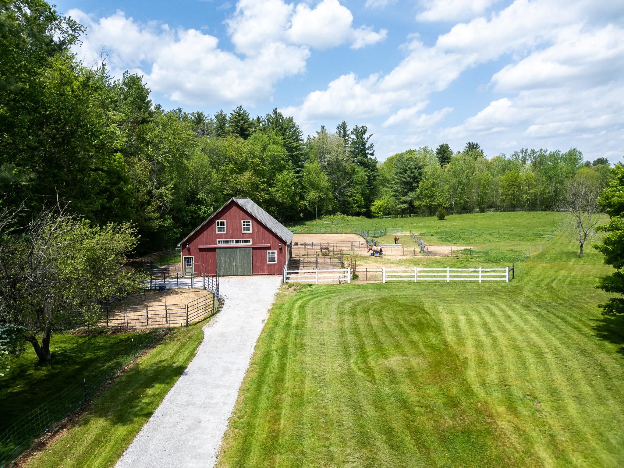 337 Middle Road Brentwood, NH 03833 - Photo 1 of 46