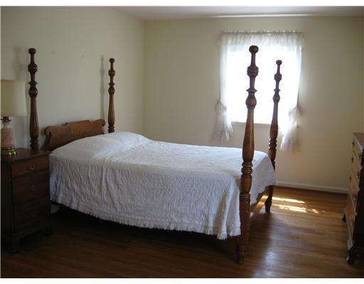 921 Old Hickory Road Mt. Lebanon, PA 15243 - Photo 11 of 12 Master Bedroom.