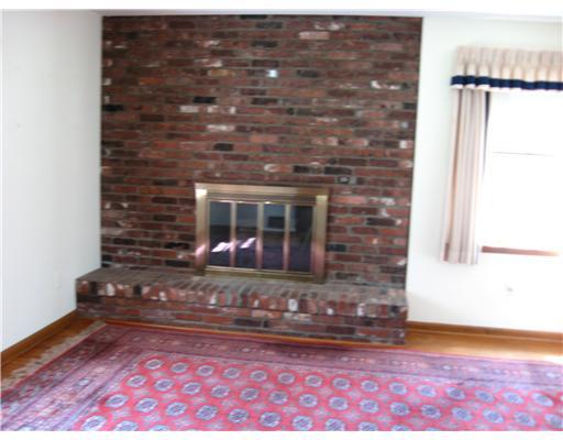 921 Old Hickory Road Mt. Lebanon, PA 15243 - Photo 5 of 12 Den/Family/Great Room.