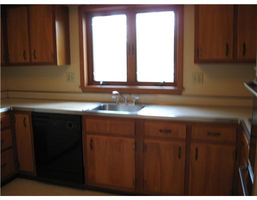 921 Old Hickory Road Mt. Lebanon, PA 15243 - Photo 7 of 12 Kitchen.