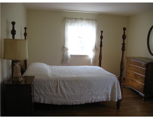 921 Old Hickory Road Mt. Lebanon, PA 15243 - Photo 10 of 12 Master Bedroom.