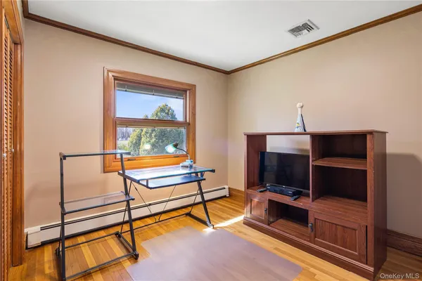 $875,000 | 6 Edcris Lane, Huntington, NY 11743