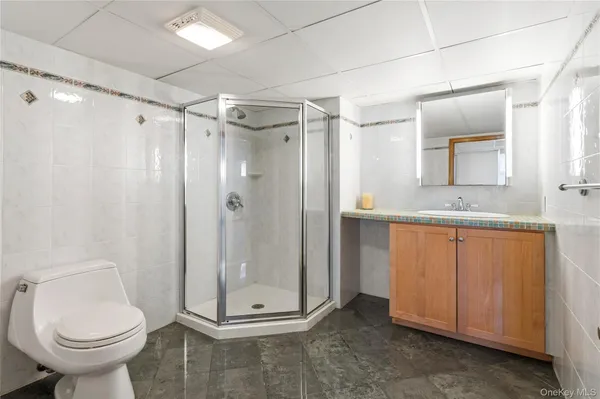 $875,000 | 6 Edcris Lane, Huntington, NY 11743