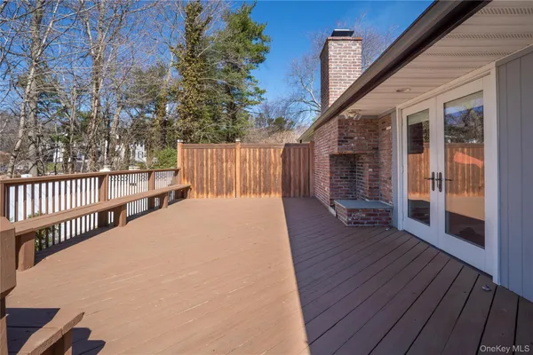 $875,000 | 6 Edcris Lane, Huntington, NY 11743