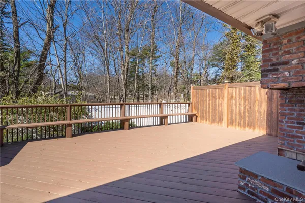 $875,000 | 6 Edcris Lane, Huntington, NY 11743