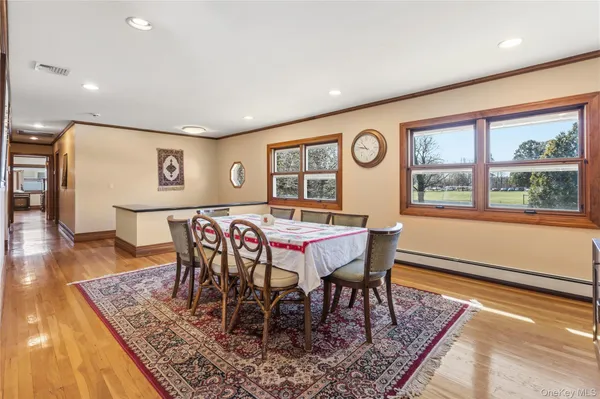 $875,000 | 6 Edcris Lane, Huntington, NY 11743