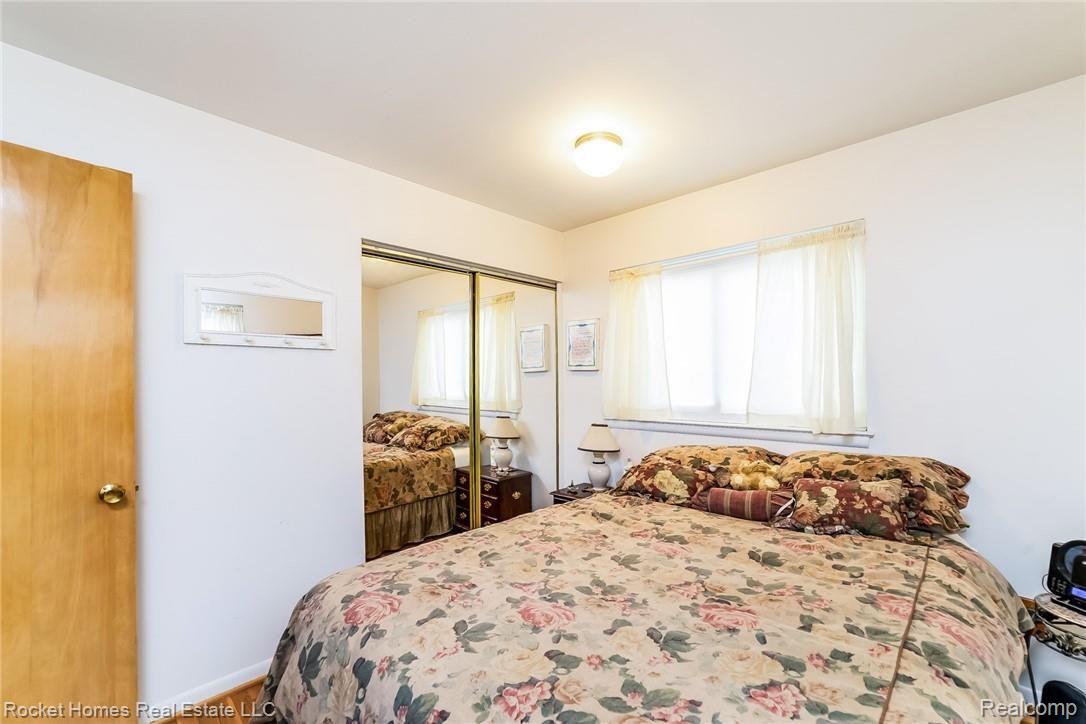 1821 Massoit Road Royal Oak, MI 48073 - Photo 14 of 26 013-photo-bedroom-6970312.jpg