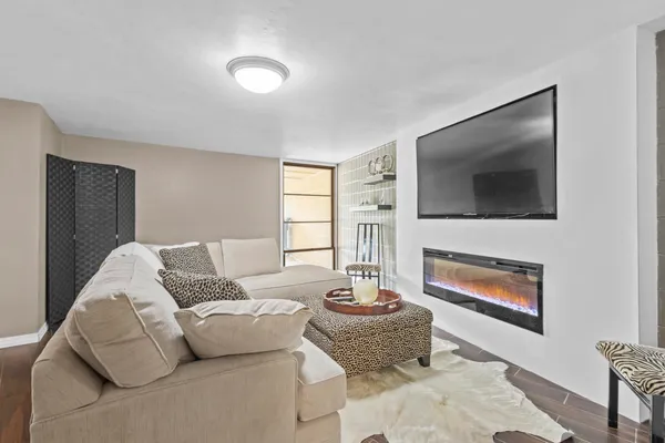 $249,900 | 4545 West Pine Street, Unit E, Appleton, WI 54914