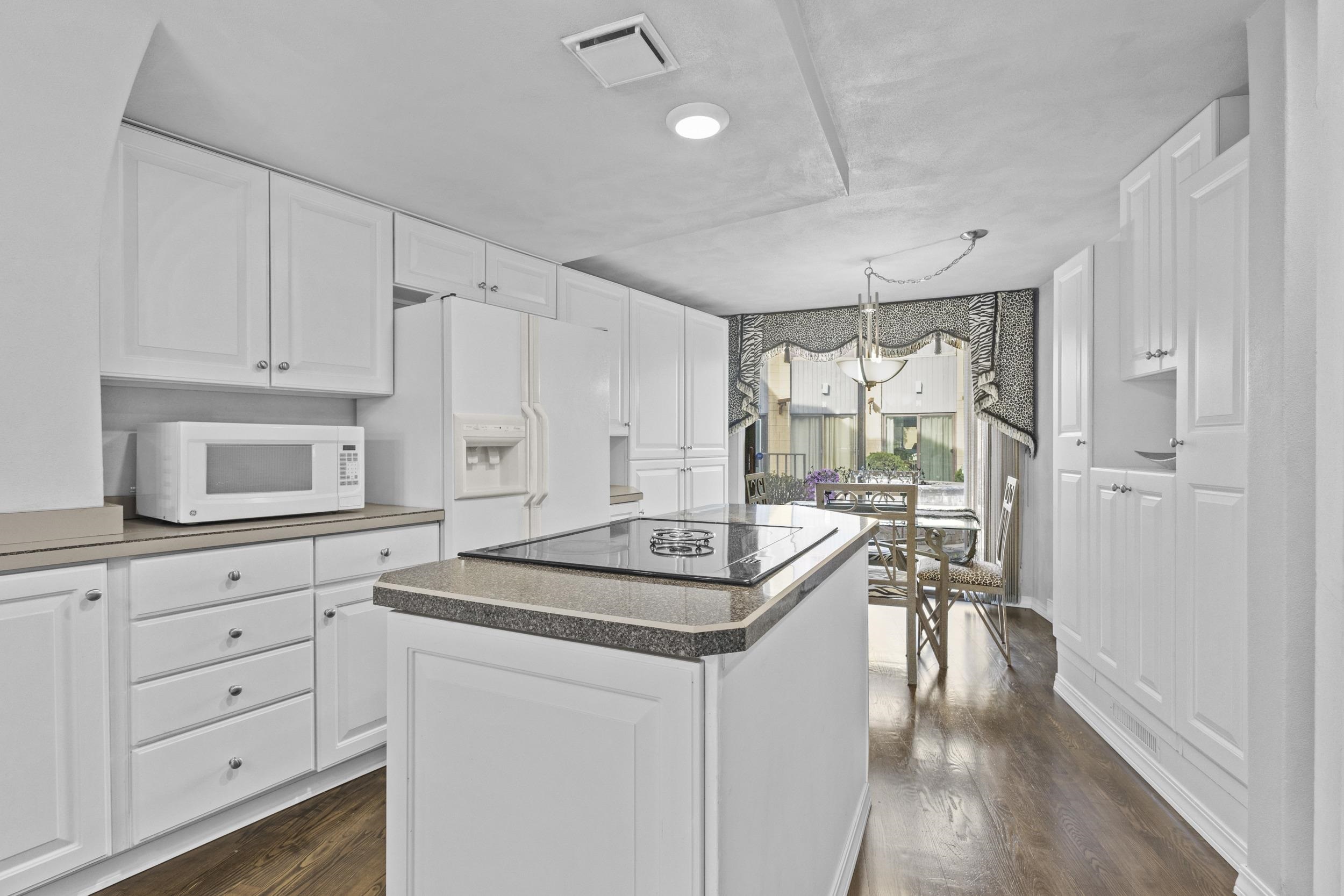 4545 West Pine Street, Unit E Appleton, WI 54914 - Photo 8 of 38