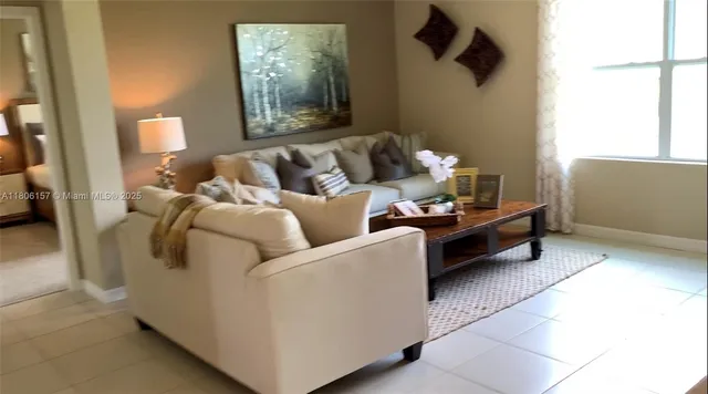 $1,950 | 368 Tanglewood Drive, Davenport, FL 33896