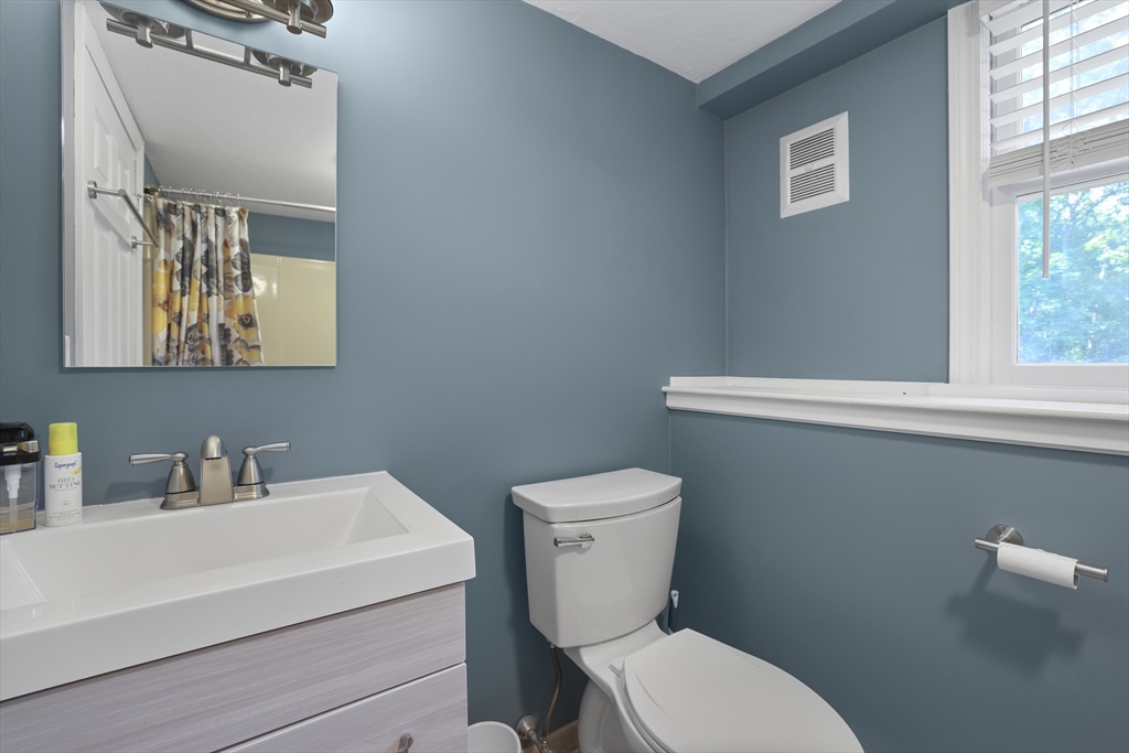 8 Walker Road Franklin, MA 02038 - Photo 40 of 40