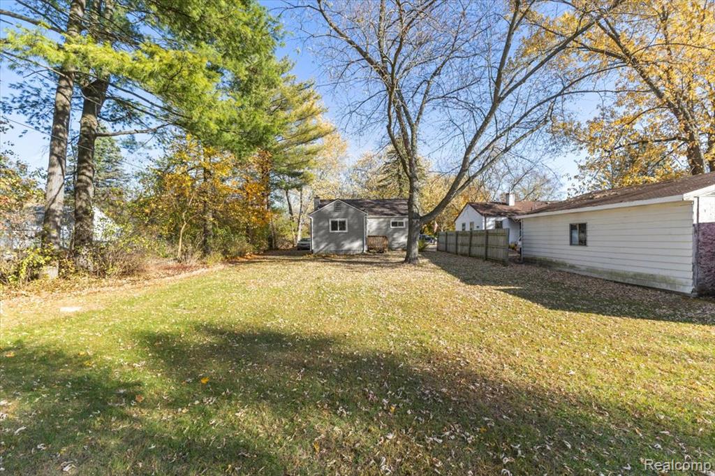 5051 Sashabaw Road Clarkston, MI 48346 - Photo 24 of 31