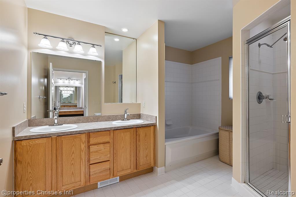 3654 McComb Drive Rochester Hills, MI 48307 - Photo 37 of 49