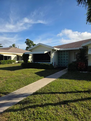 $184,900 | 5042 Lakefront Boulevard, Unit A, Delray Beach, FL 33484