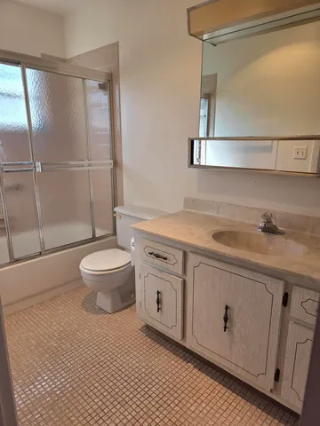 $184,900 | 5042 Lakefront Boulevard, Unit A, Delray Beach, FL 33484