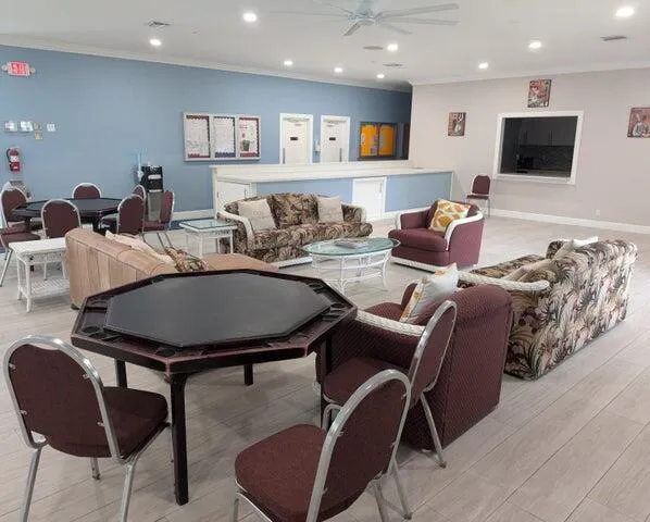 $184,900 | 5042 Lakefront Boulevard, Unit A, Delray Beach, FL 33484