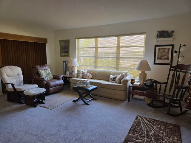 $184,900 | 5042 Lakefront Boulevard, Unit A, Delray Beach, FL 33484