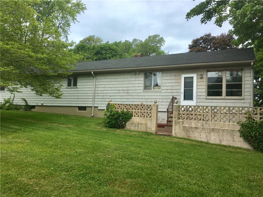 436 Middle Road Portsmouth, RI 02871 - Photo 2 of 24