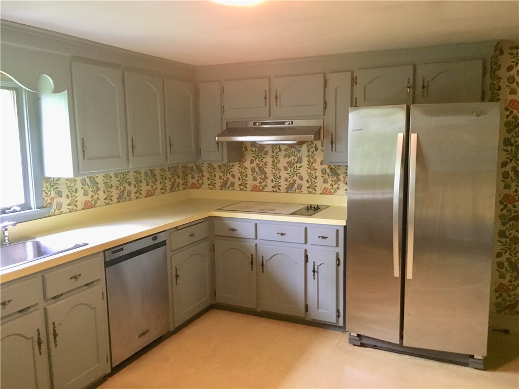 436 Middle Road Portsmouth, RI 02871 - Photo 9 of 24