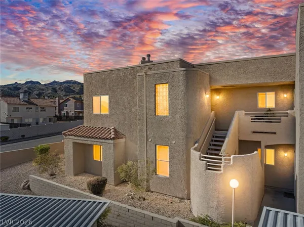 $179,500 | 2240 Highpointe Drive, Unit 201, Laughlin, NV 89029