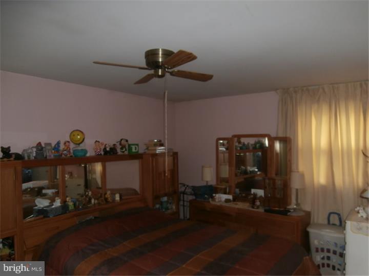 422 Densmore Road Philadelphia, PA 19116 - Photo 5 of 11 Gallery Image 5