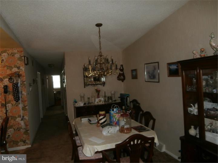 422 Densmore Road Philadelphia, PA 19116 - Photo 6 of 11 Gallery Image 6