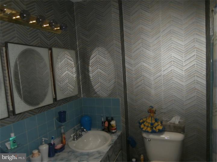 422 Densmore Road Philadelphia, PA 19116 - Photo 10 of 11 Gallery Image 10