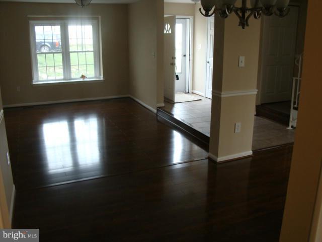 7901 Forest Path Way Springfield, VA 22153 - Photo 11 of 28 Family Room