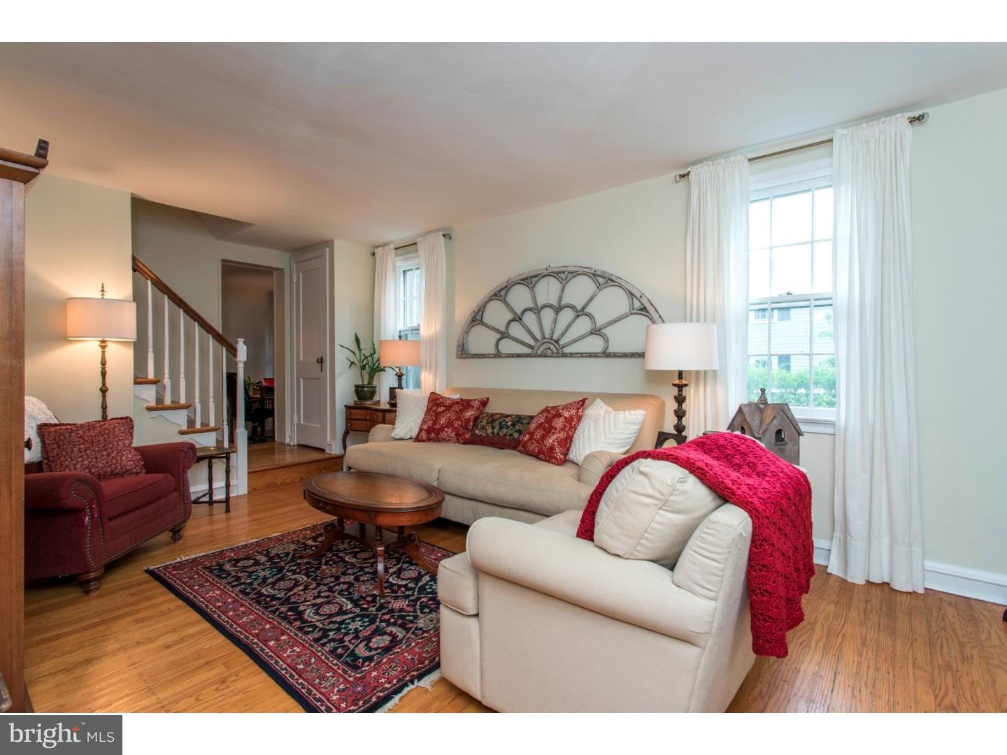 20 Briar Road Oreland, PA 19075 - Photo 5 of 22 Living Room