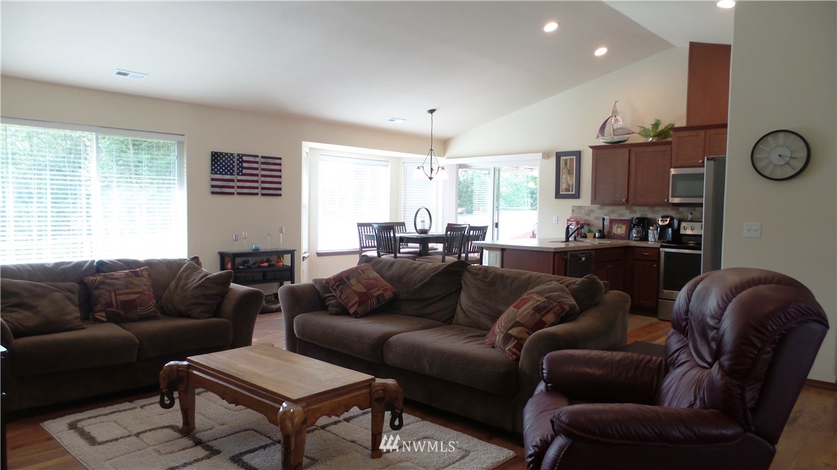 22 Ridgetop Lane Elma, WA 98541 - Photo 4 of 23 Gallery Image 4