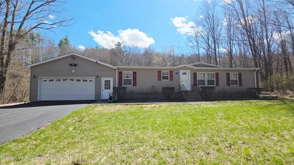 $360,000 | 141 Old S Durham Highway, Acra, NY 12405