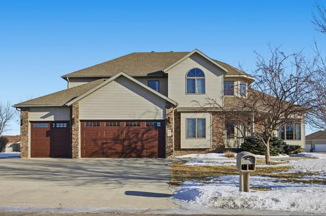 $599,000 | 433 Kroshus Drive, Dilworth, MN 56529