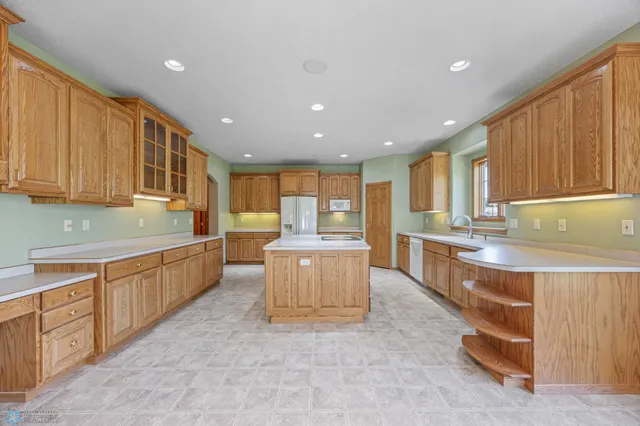 $607,900 | 433 Kroshus Drive, Dilworth, MN 56529