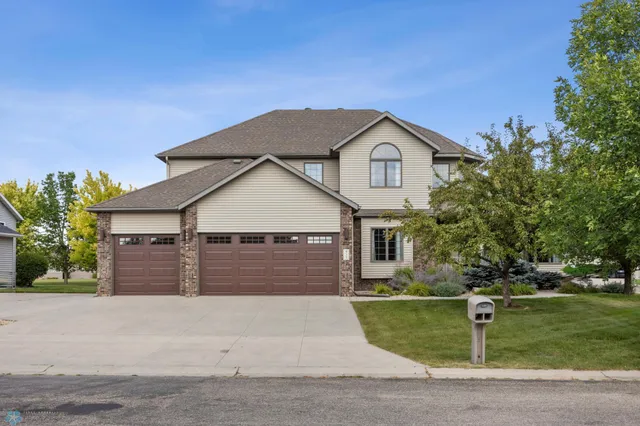 $599,000 | 433 Kroshus Drive, Dilworth, MN 56529