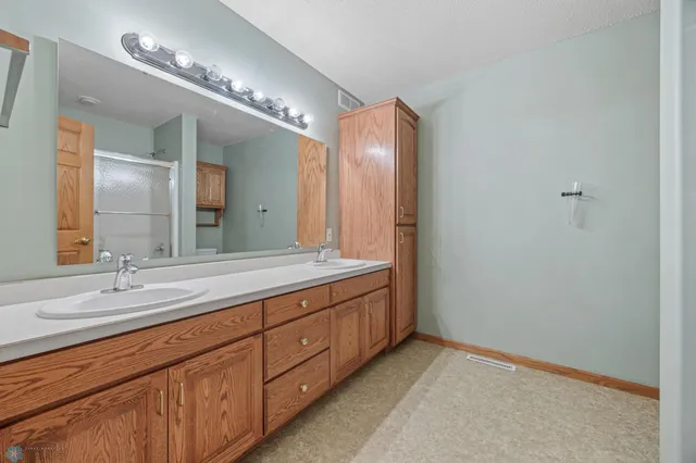 $607,900 | 433 Kroshus Drive, Dilworth, MN 56529