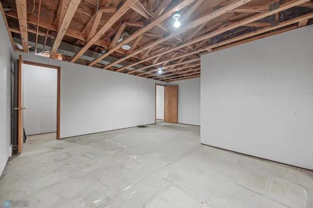 $607,900 | 433 Kroshus Drive, Dilworth, MN 56529