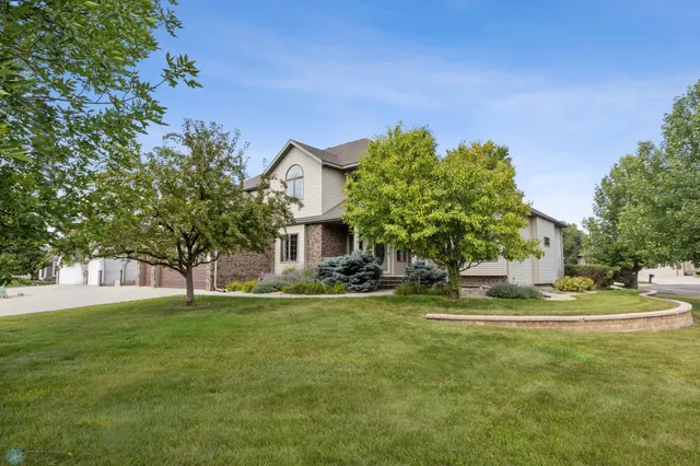 $607,900 | 433 Kroshus Drive, Dilworth, MN 56529