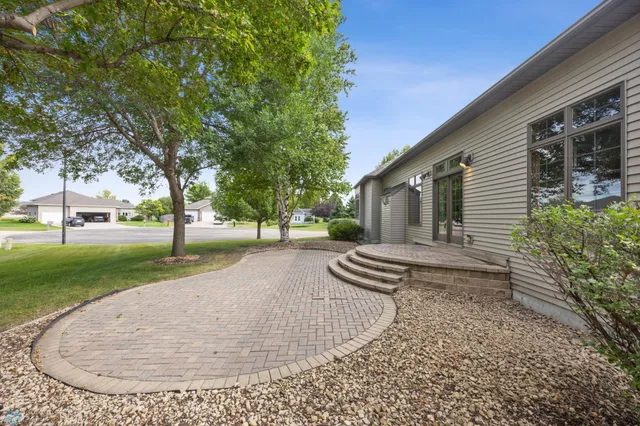 $607,900 | 433 Kroshus Drive, Dilworth, MN 56529