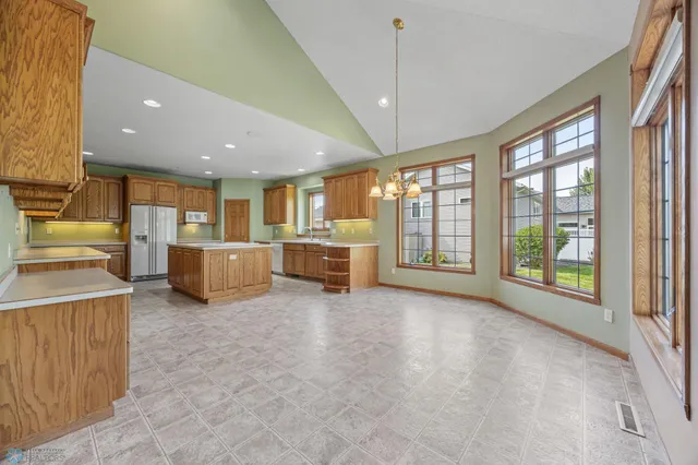 $607,900 | 433 Kroshus Drive, Dilworth, MN 56529